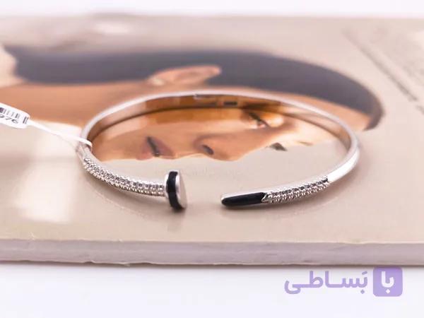 دستبند کارتیر میخی نگینی طرح جواهر کد 11026 — تصویر 1