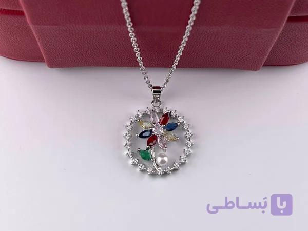 گردنبند گل با نگین‌های رنگی — تصویر 1