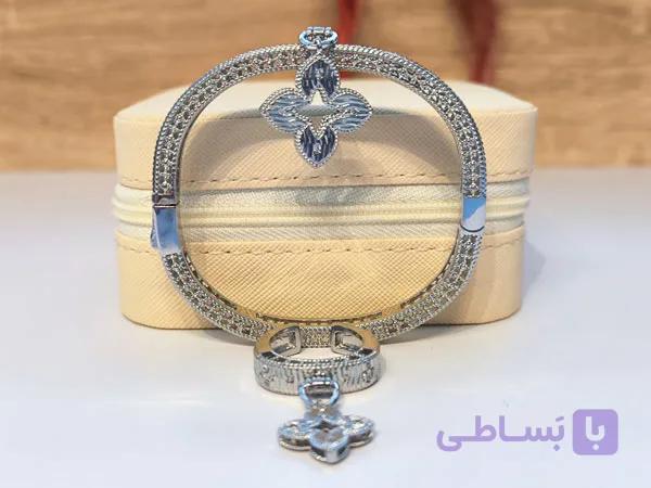 نیم ست ونکلیف طرح جواهر نقره ای — تصویر 1