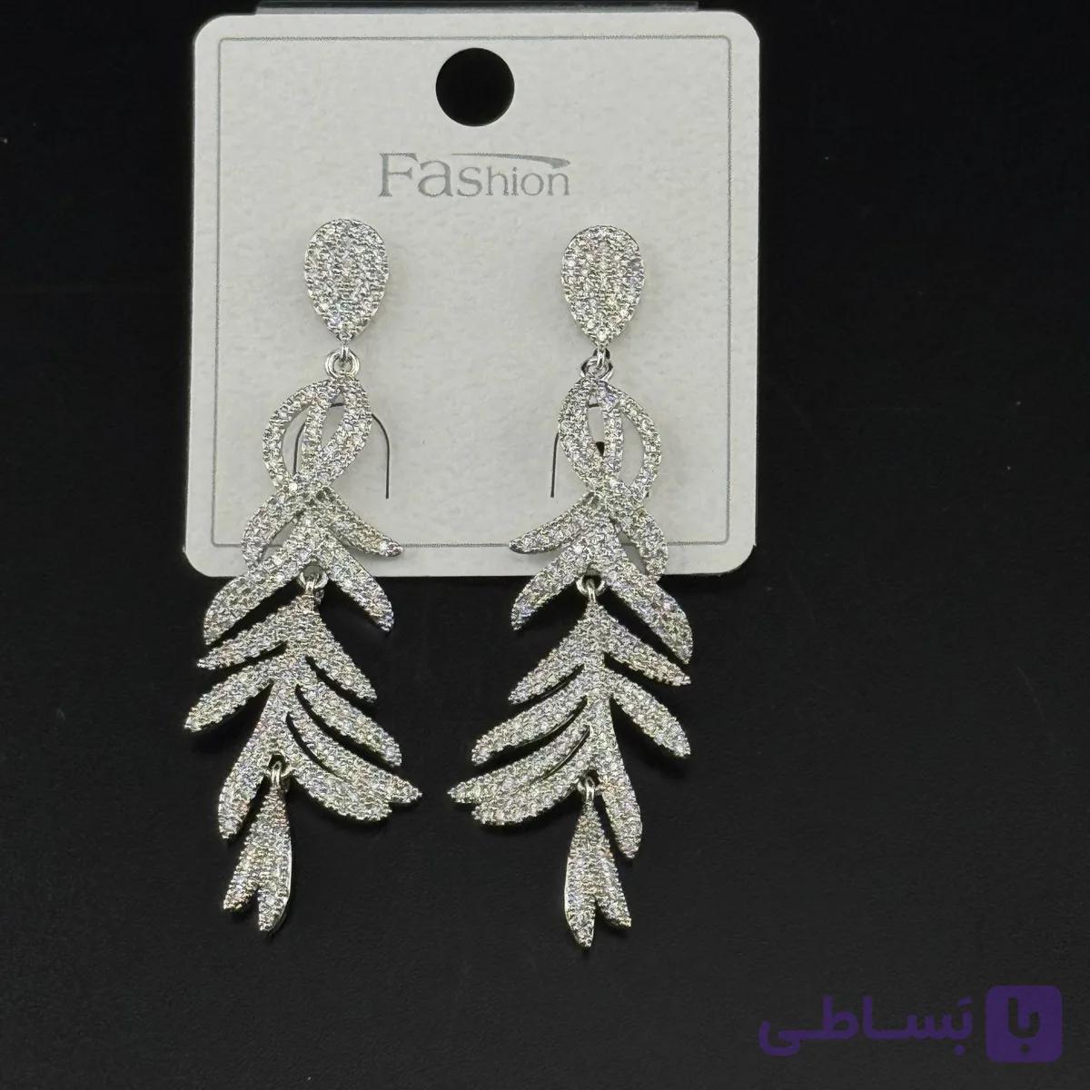 گوشواره آویز بلند طرح برگ نگین‌دار — تصویر 1