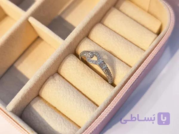 انگشتر ظریف نگینی مجلسی — تصویر 1