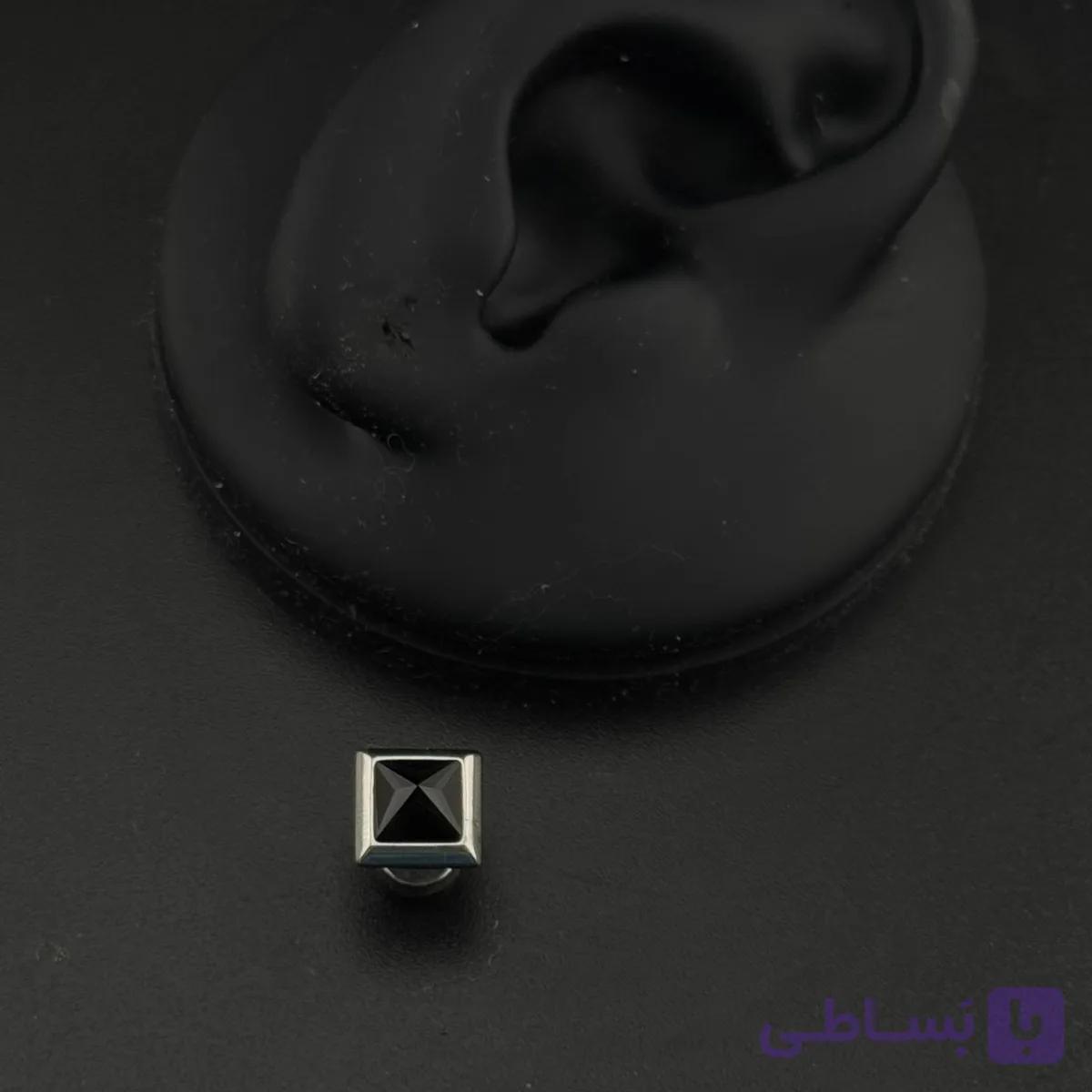 پیرسینگ مربع مشکی — تصویر 1