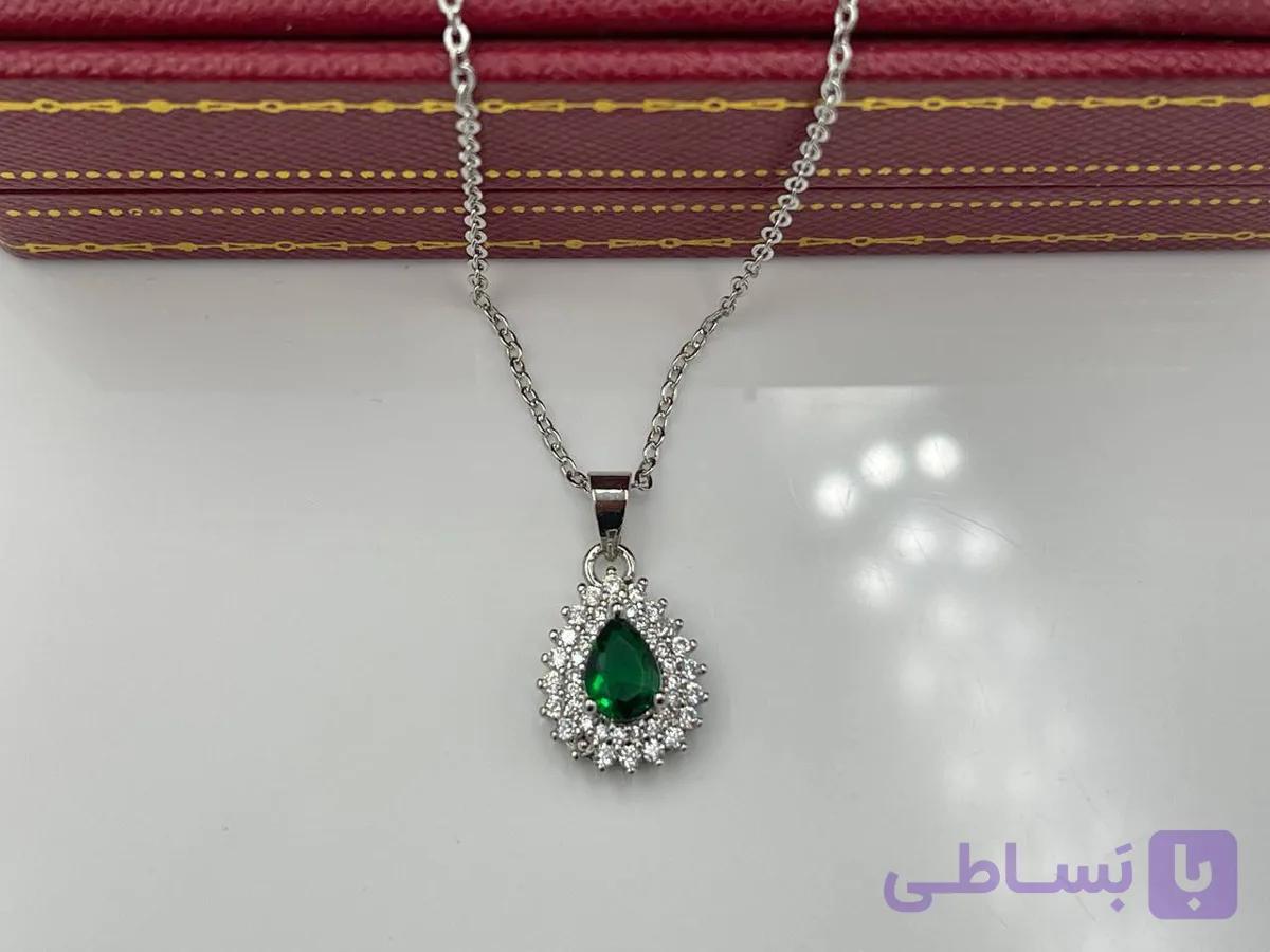 گردنبند طرح اشک با کریستال سبز — تصویر 1