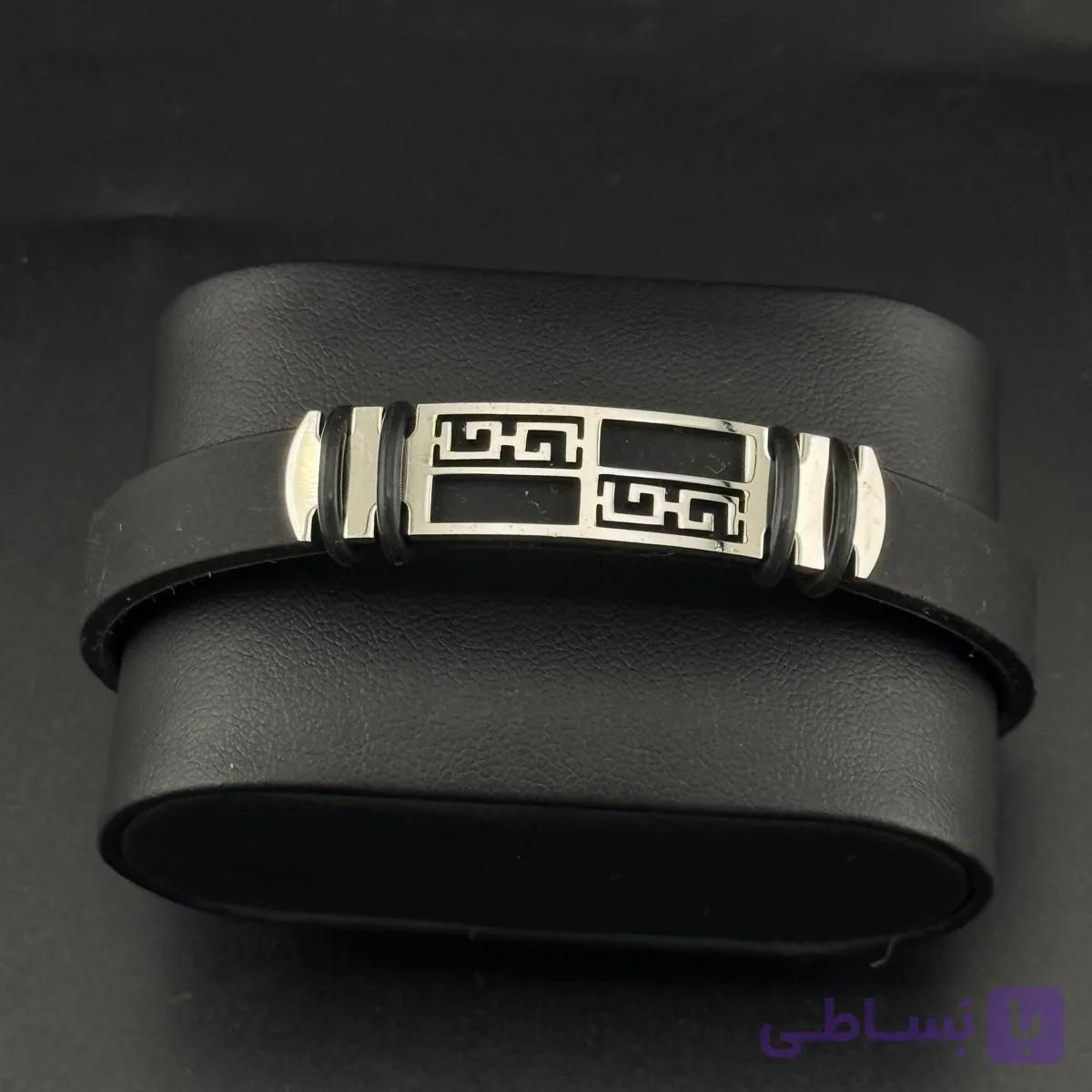 دستبند سیلیکونی مردانه مشکی مات با پلاک ورساچه — تصویر 1