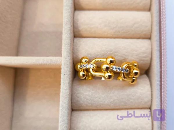 انگشتر کارتیر طرح طلا نگینی — تصویر 1