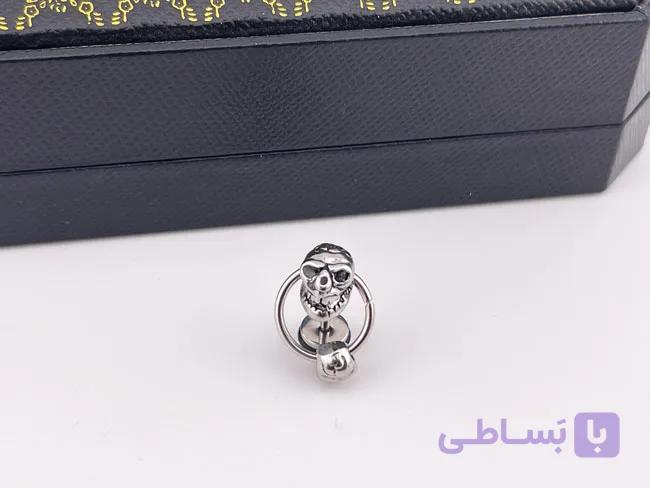 پیرسینگ گوش جمجمه با حلقه آویزدار — تصویر 1