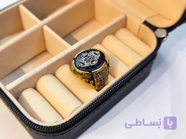 انگشتر مردانه طلایی رنگ ثابت — تصویر 1