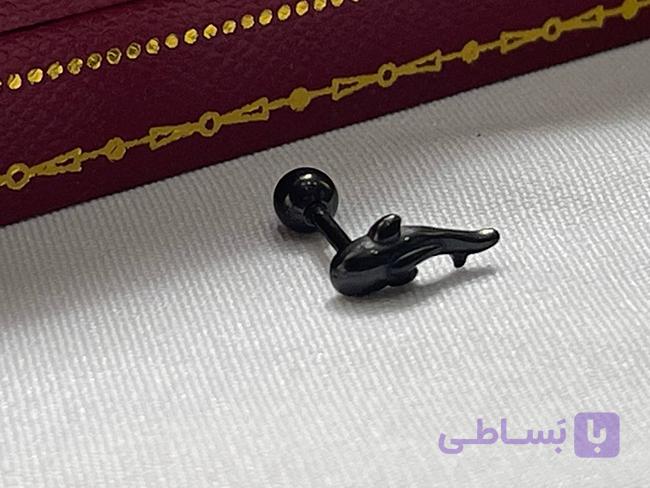 پیرسینگ گوش مشکی طرح دلفین — تصویر 1