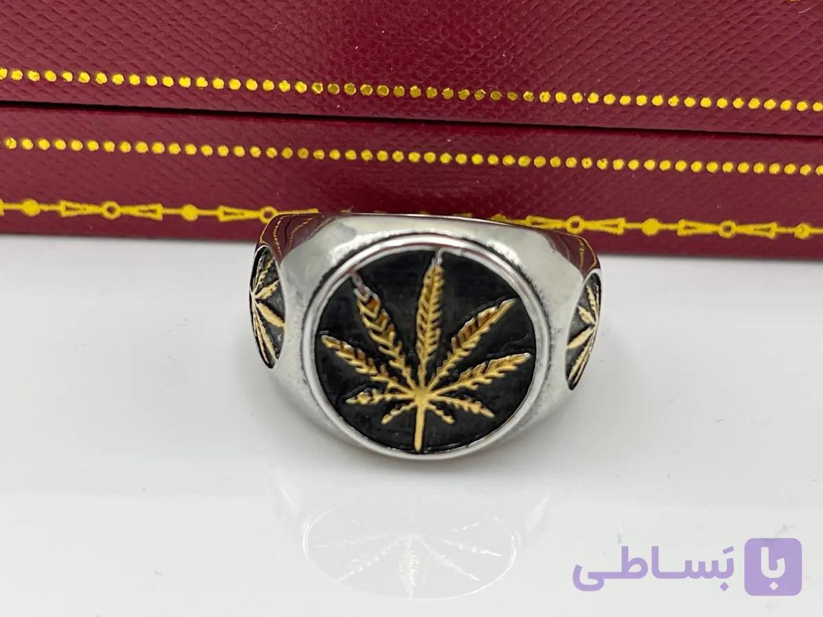 انگشتر مردانه نقره‌ای طرح گل طلایی — تصویر 1