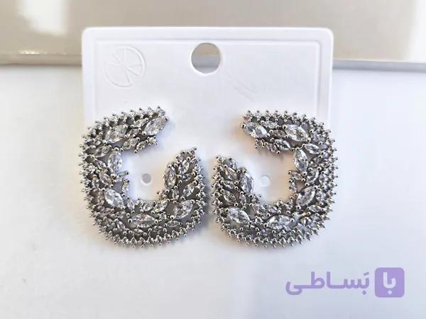 گوشواره پر نگین نقره ای مجلسی شیک کد 10735 — تصویر 1