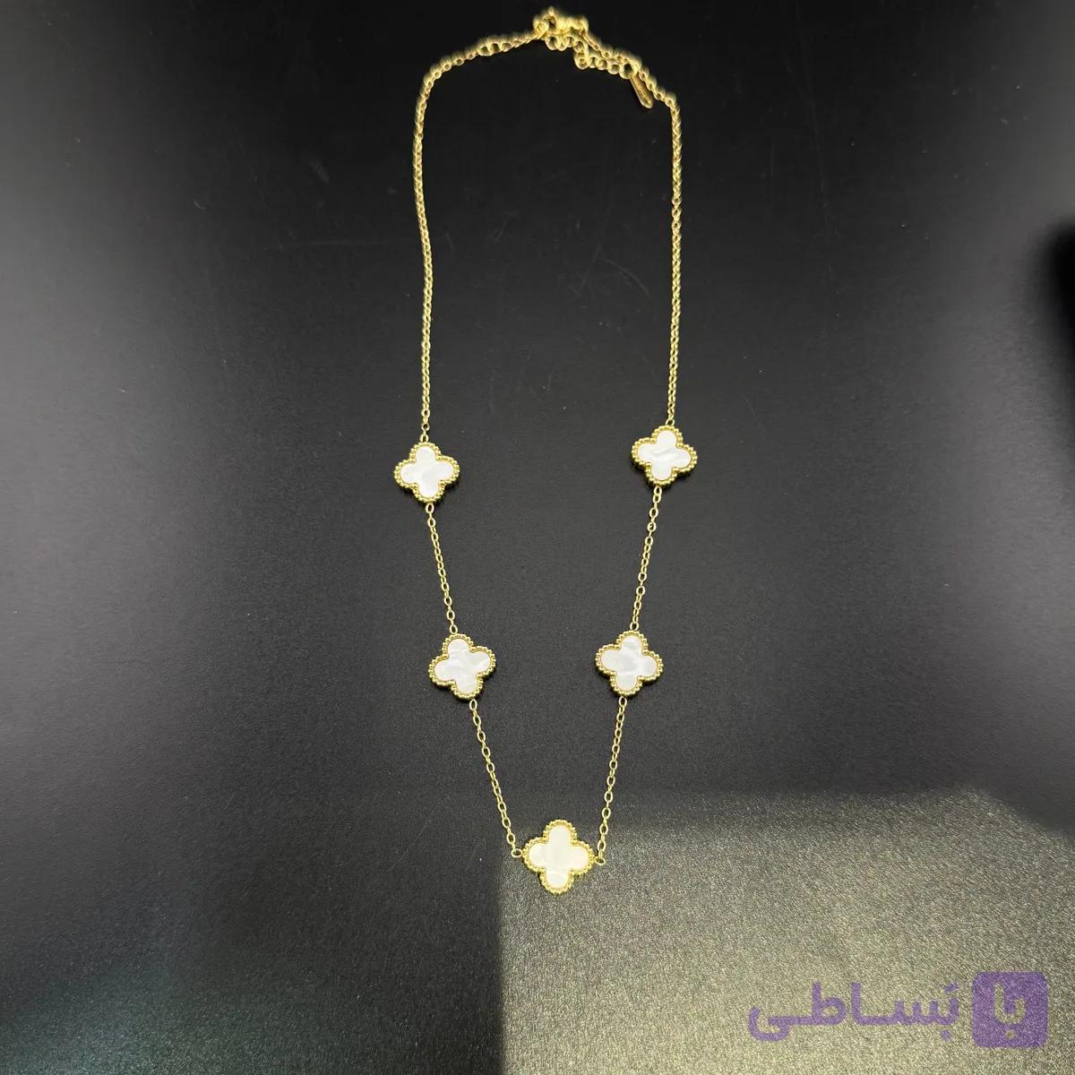 گردنبند ونکلیف ۵ گل سفید و طلایی — تصویر 1