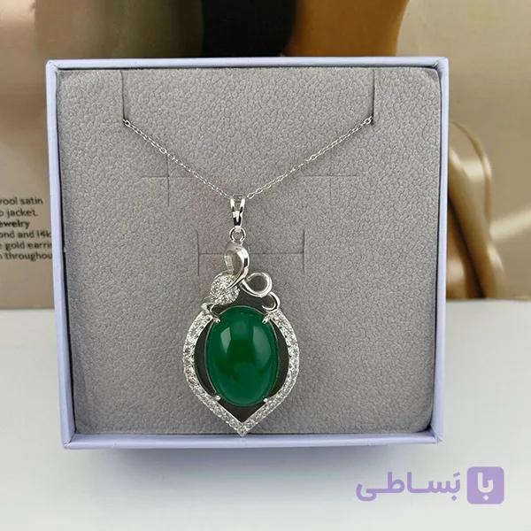 گردنبند زمرد قلبی نقره‌ای — تصویر 1