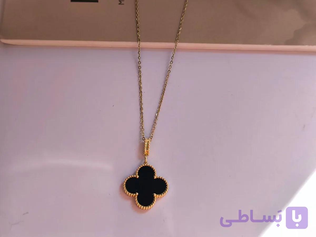 گردنبند ونکلیف گل مشکی استیل — تصویر 1