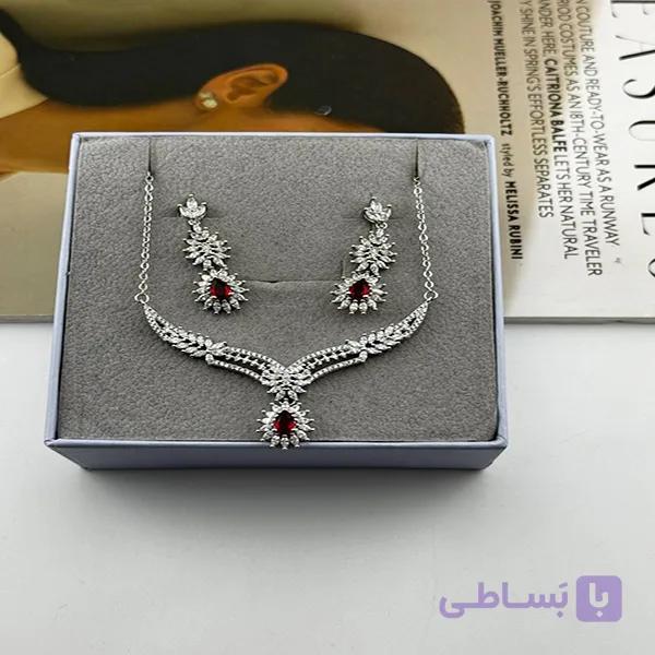 نیم‌ست نگین قرمز سلطنتی — تصویر 1