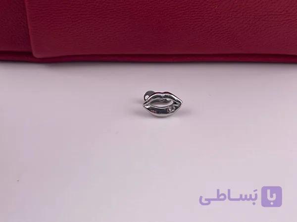 پیرسینگ میکرودرمال نگینی طرح لب — تصویر 1