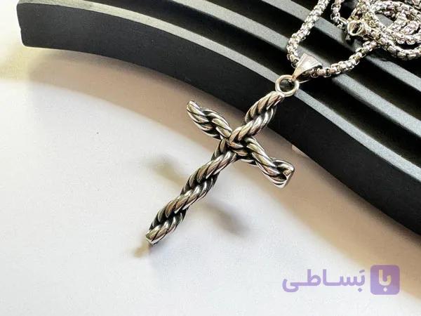گردنبند صلیب خفن سیاه قلم — تصویر 1