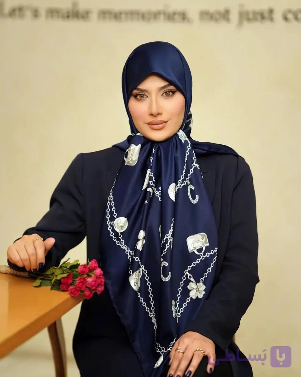 روسری زنانه ابریشم توییل وارداتی قواره ۱۴۰ زنجیری سرمه ای