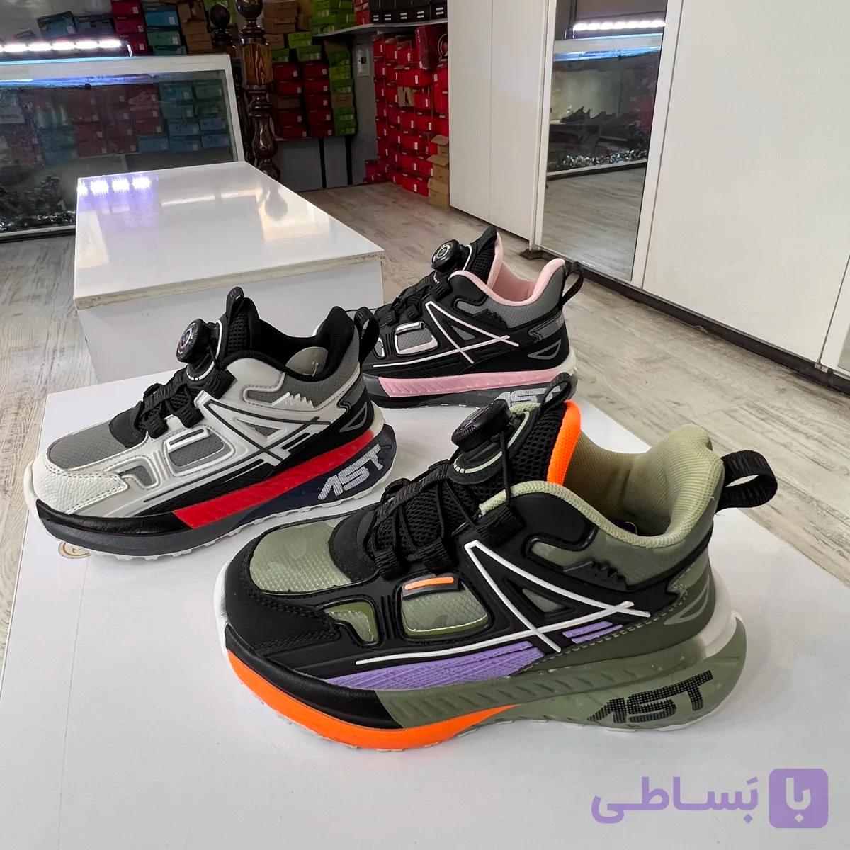 کتونی اسپرت خارجی هراه با سه رنگ جذاب