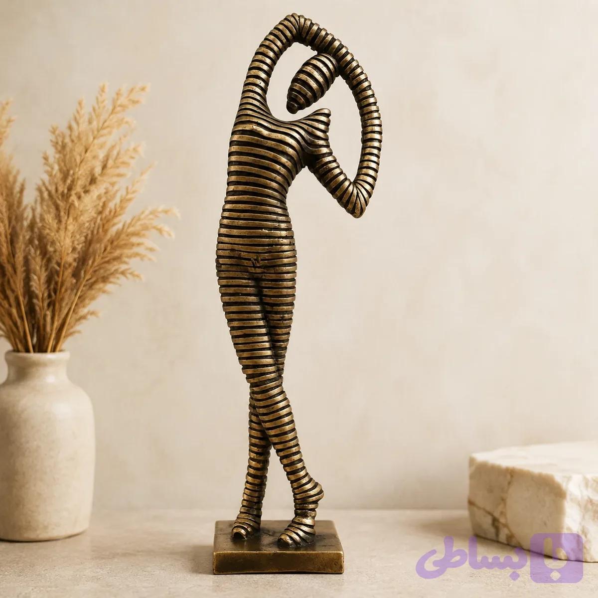 مجسمه رزین زن رقصنده