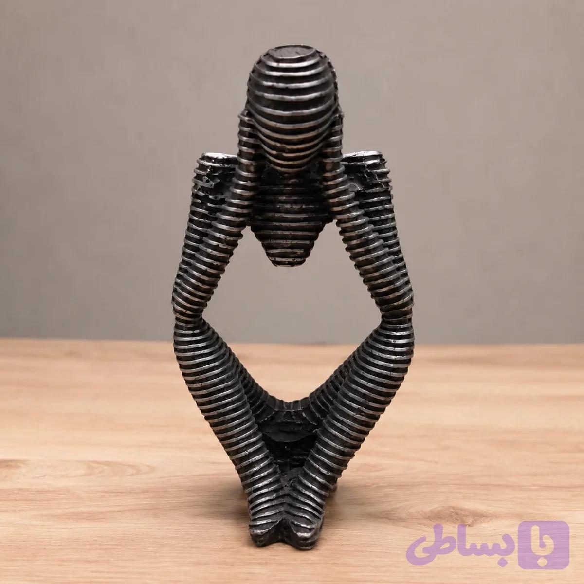 مجسمه رزین مرد متفکر