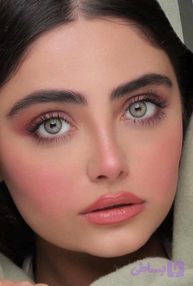 لنز رنگی یونیک