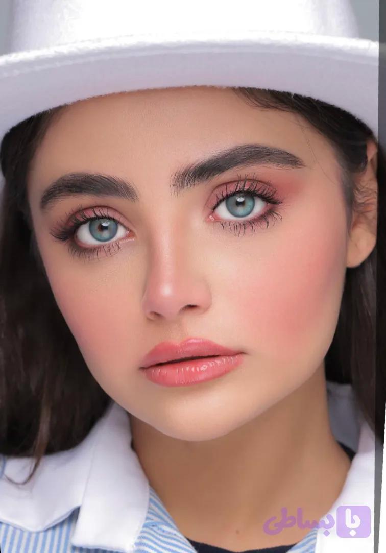 لنز رنگی یونیک