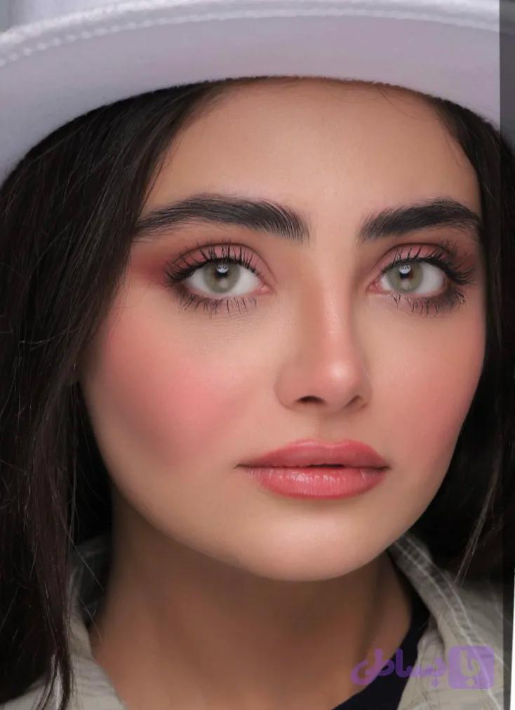 لنز رنگی یونیک