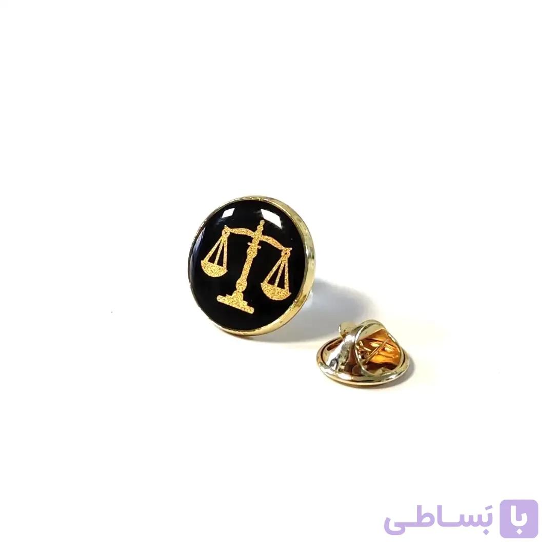 بج سینه نماد فرشته عدالت با ورق طلای 24عیار (قطر 1.5) — تصویر 1