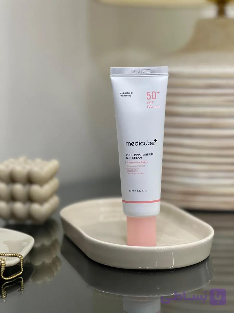 ضد آفتاب سه کاره مدیکیوب مدل PDRN Pink Tone Up