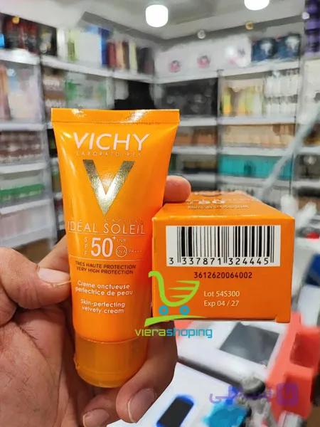 ضد آفتاب ویشی بی رنگ پوست چرب Capital Soleil SPF50 — تصویر 1