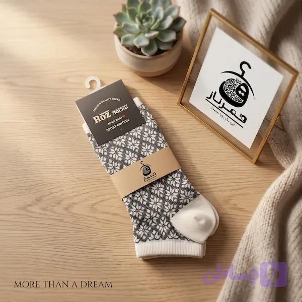 جوراب ساقدار پنبه‌ای (ROZ socks) طرح ژاکارد دانه‌برفی – رنگ طوسی سفید