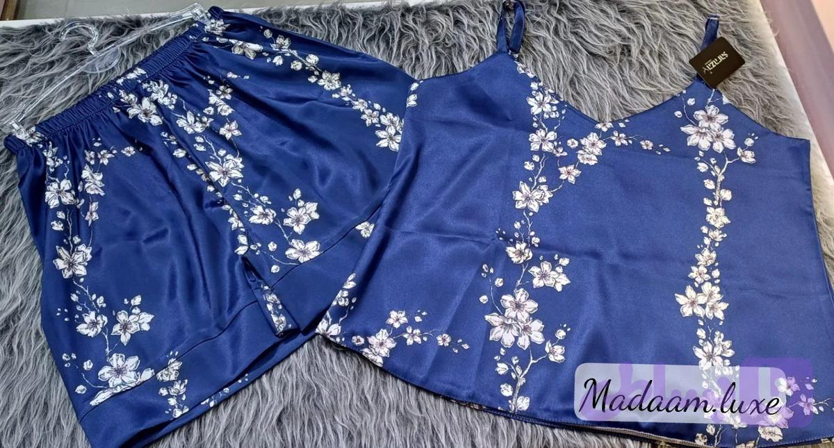 تاپ وشورتک ساتن دارای بند تنظیم کننده جنس نخی،نرم و بسیار با کیفیت برند سارازا سایزبندی:M