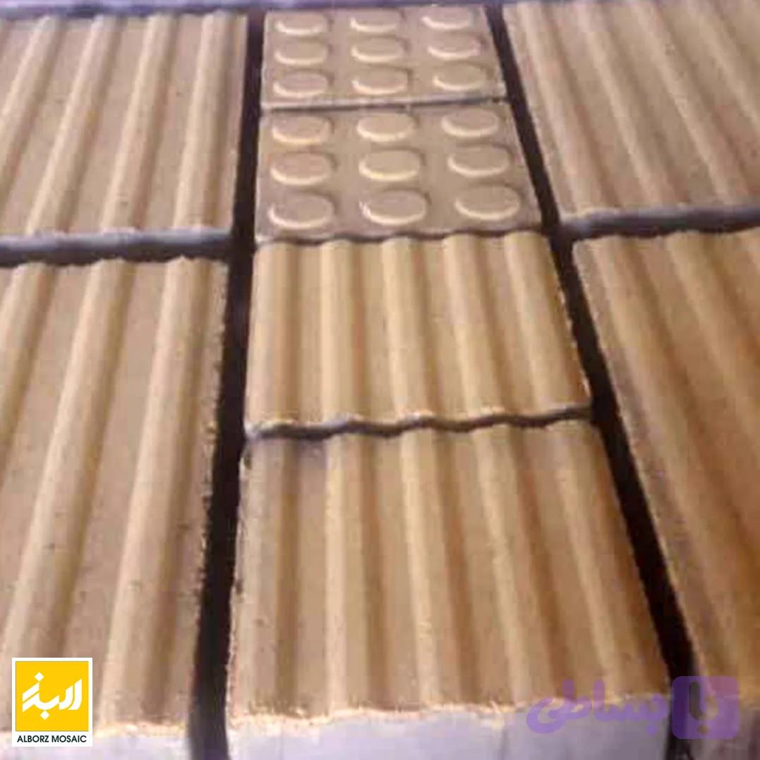 کفپوش بتنی پرسی زرد شیاردار 40/40/6 — تصویر 1
