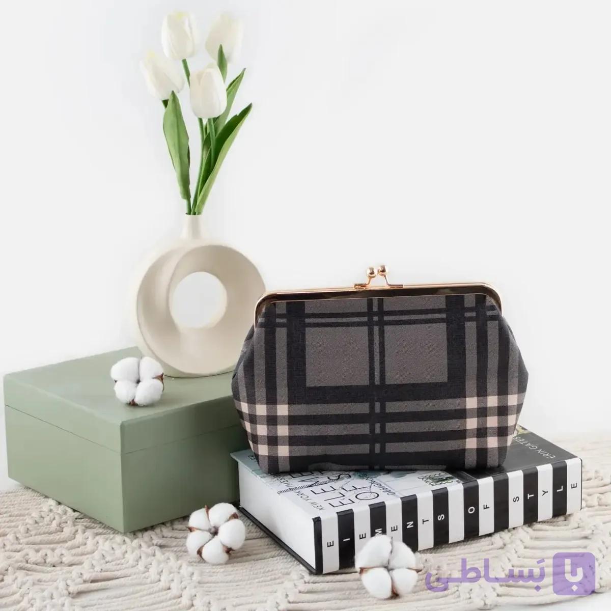 کیف پاسپورتی چرم مصنوعی روزمره ابعاد 22 در 16 در 5 سانتیمتر