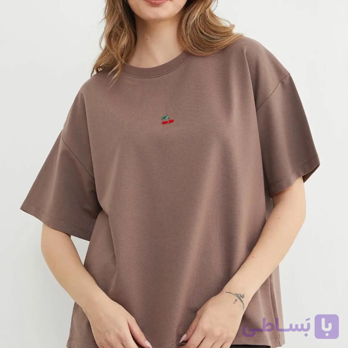 تیشرت اورسایز یقه گرد با اکسسوری گیلاس