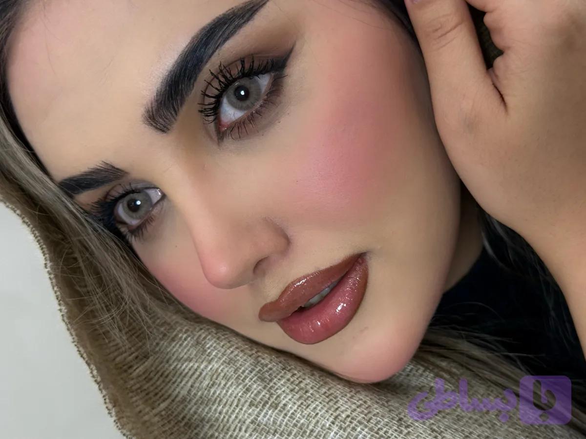 عسلی روشن بدون دور و بدون بزرگنمایی