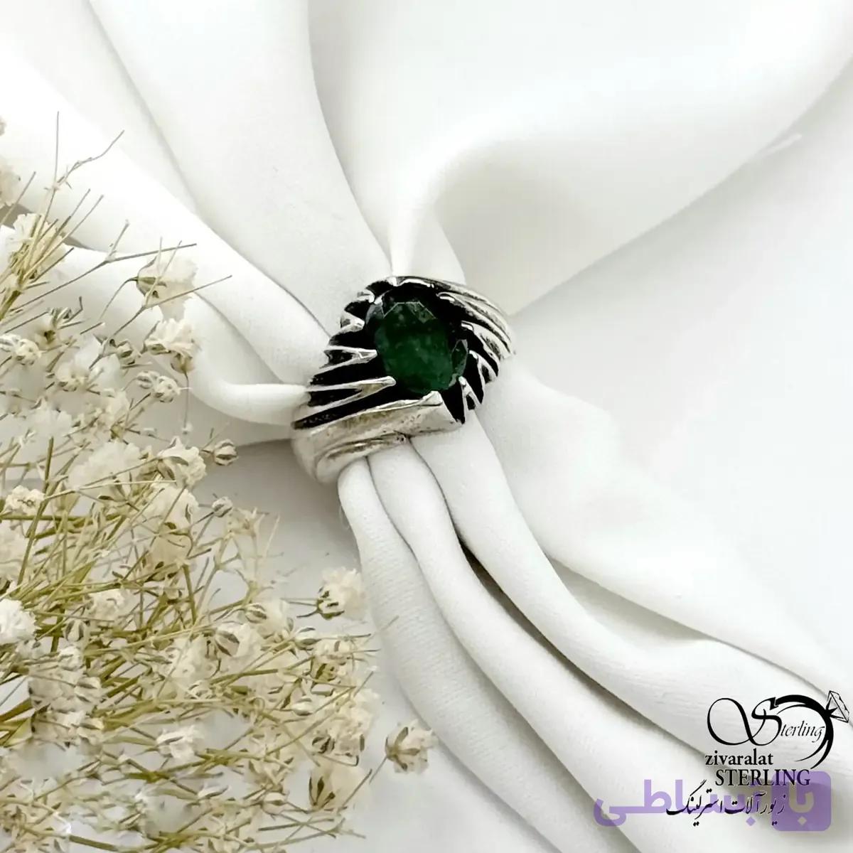 انگشتر نقره طرح خطی با سنگ زمرد کد 21441