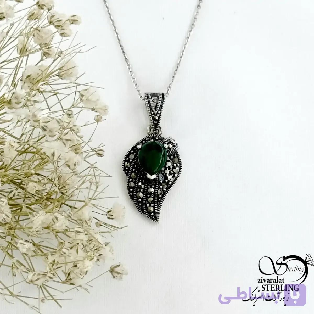 گردنبند نقره سیاه قلم سنگ عقیق سبز کد 21348 — تصویر 1