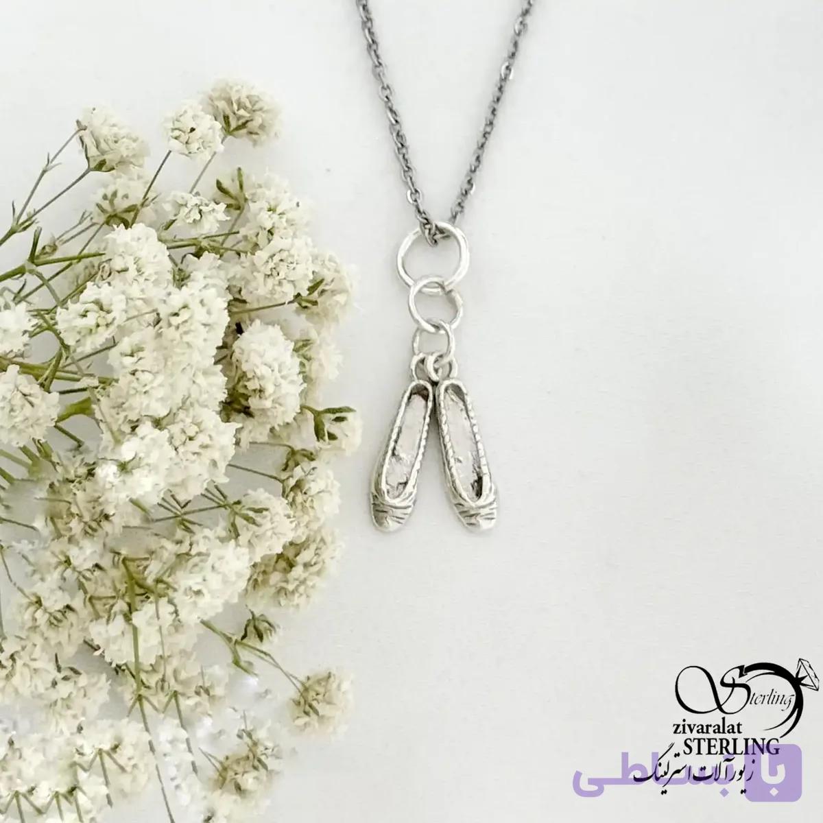 گردنبند نقره آویز کفش باله با عیار 925 کد 22309 — تصویر 1