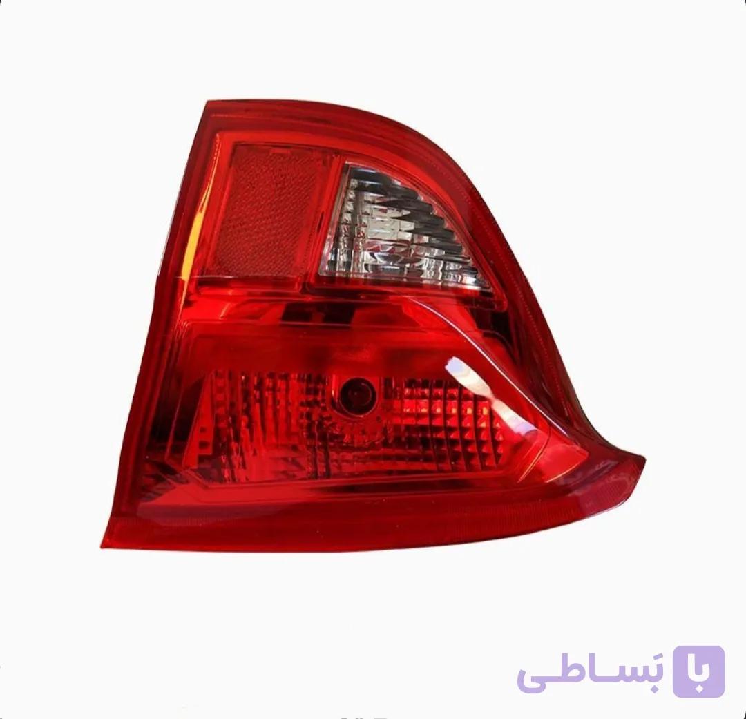 چراغ عقب کوییک چپ روی صندوق مدرن