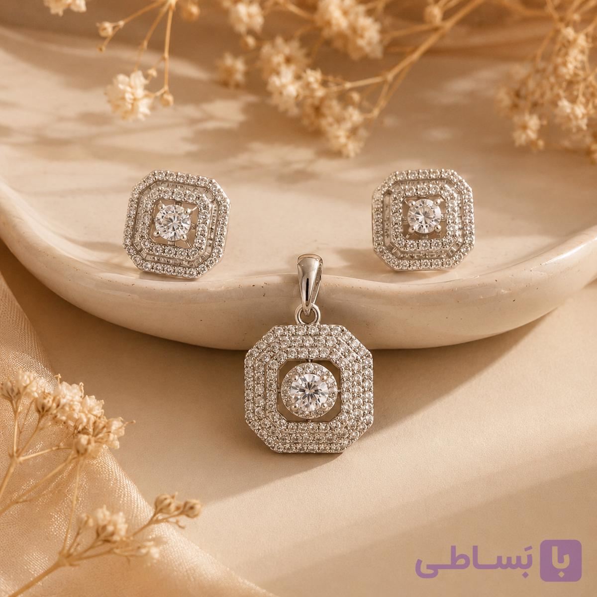 نیم ست زنانه ژوپینگ نقره ای مدل قاب جواهری مربع نگین دار ،بدون زنجیز کد S108