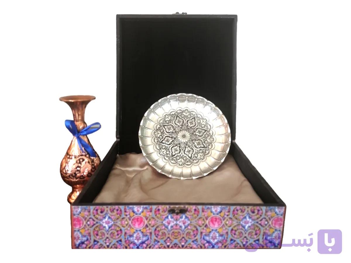 پکیج سینی قلم‌زنی و گلدان سیاه‌قلم مس — تصویر 1