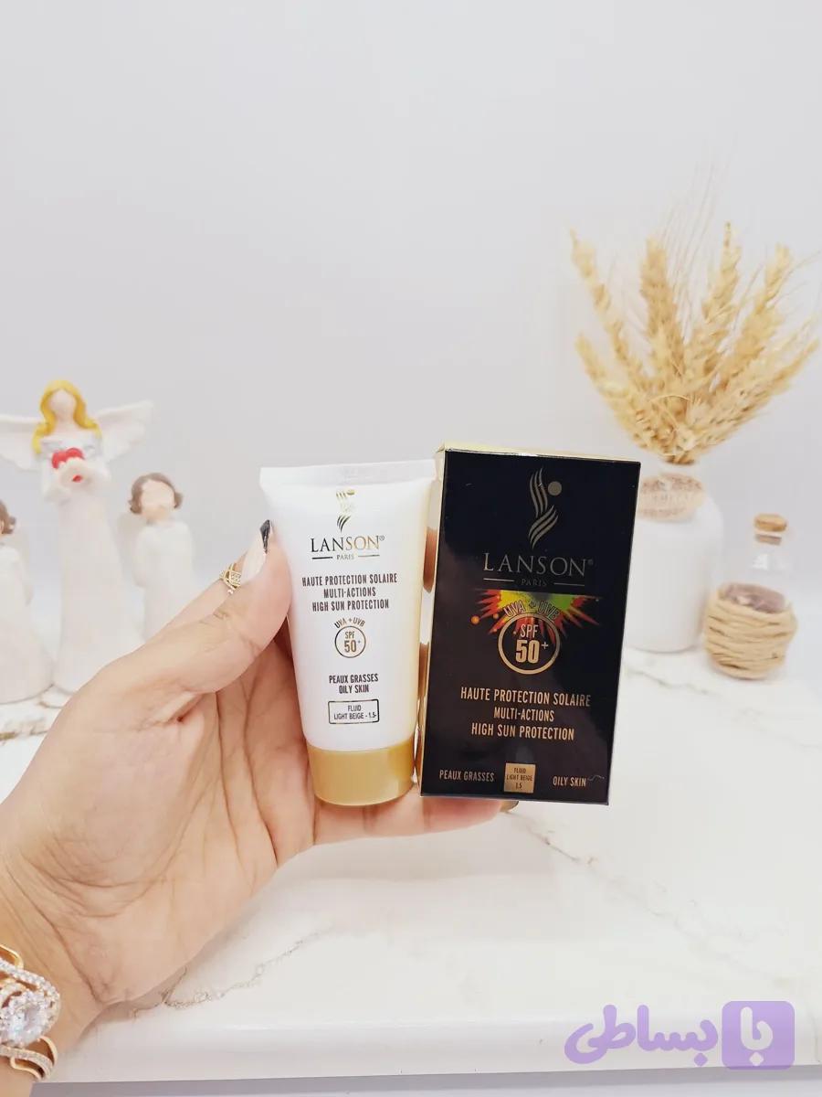 ضد آفتاب فلوئید بی رنگ لانسون مناسب برای پوست مختلط و چرب با ‏SPF50‏ محافظت در برابر آفتاب بالا