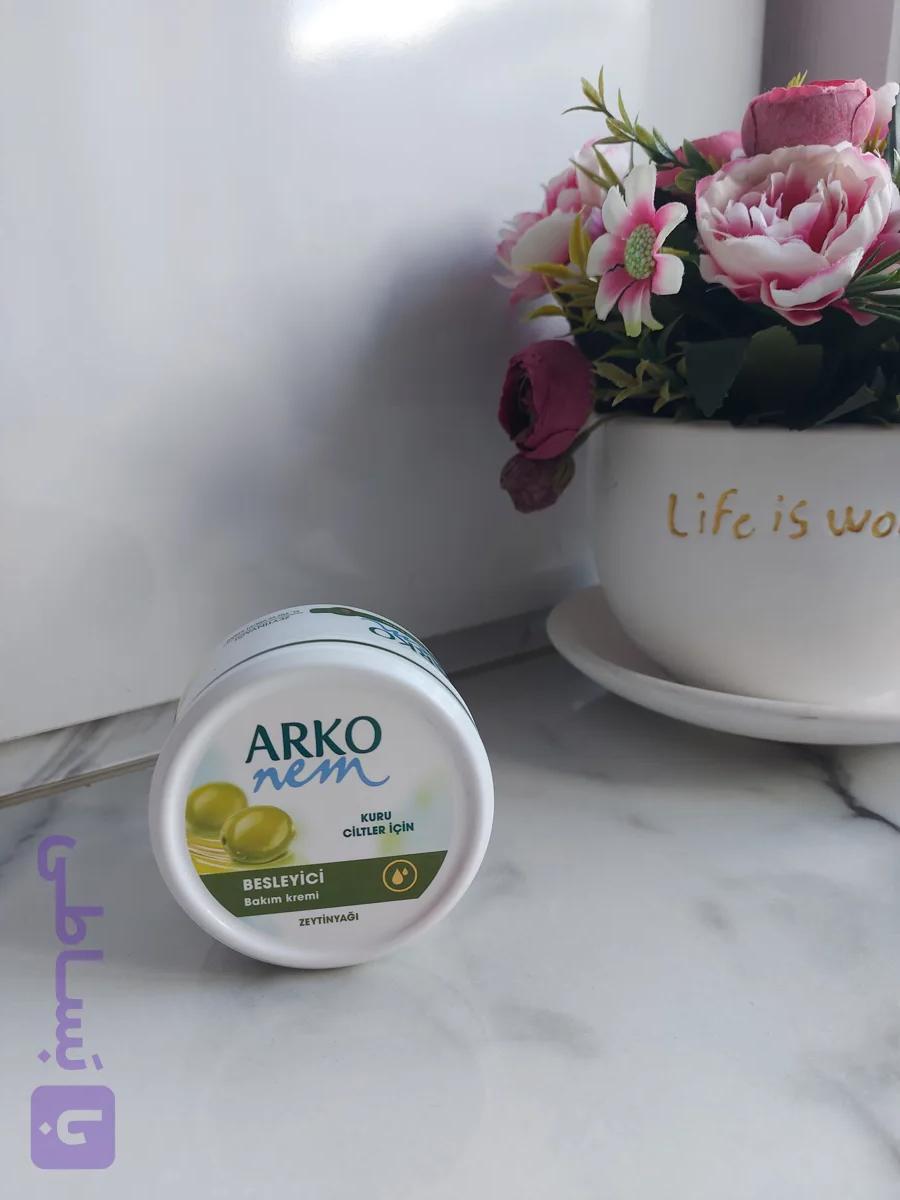 کرم‌ مرطوب کننده ARKO nem رایحه زیتون ۱۵۰ میل