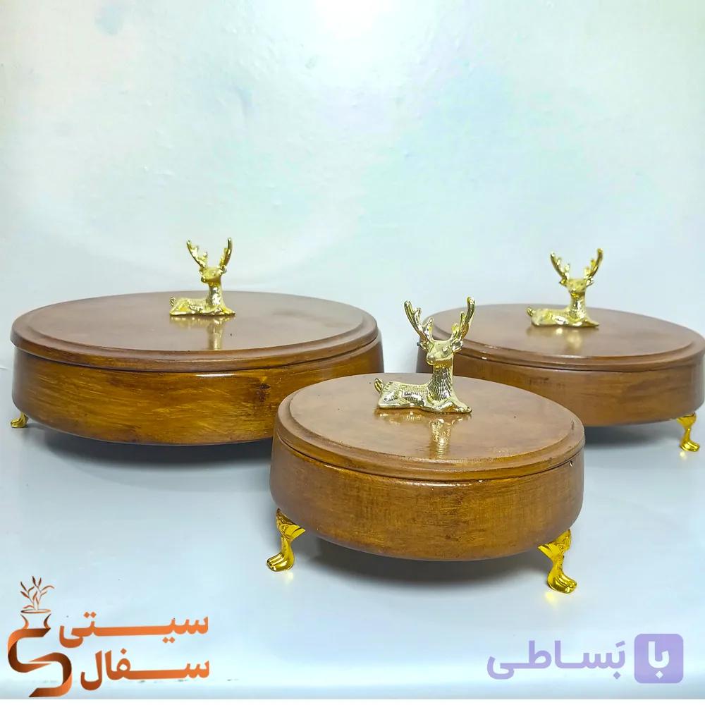 ست پذیرایی سنگ مصنوعی ۳ تایی گرد طرح چوب و گوزن طلایی با پایه فلزی — تصویر 1