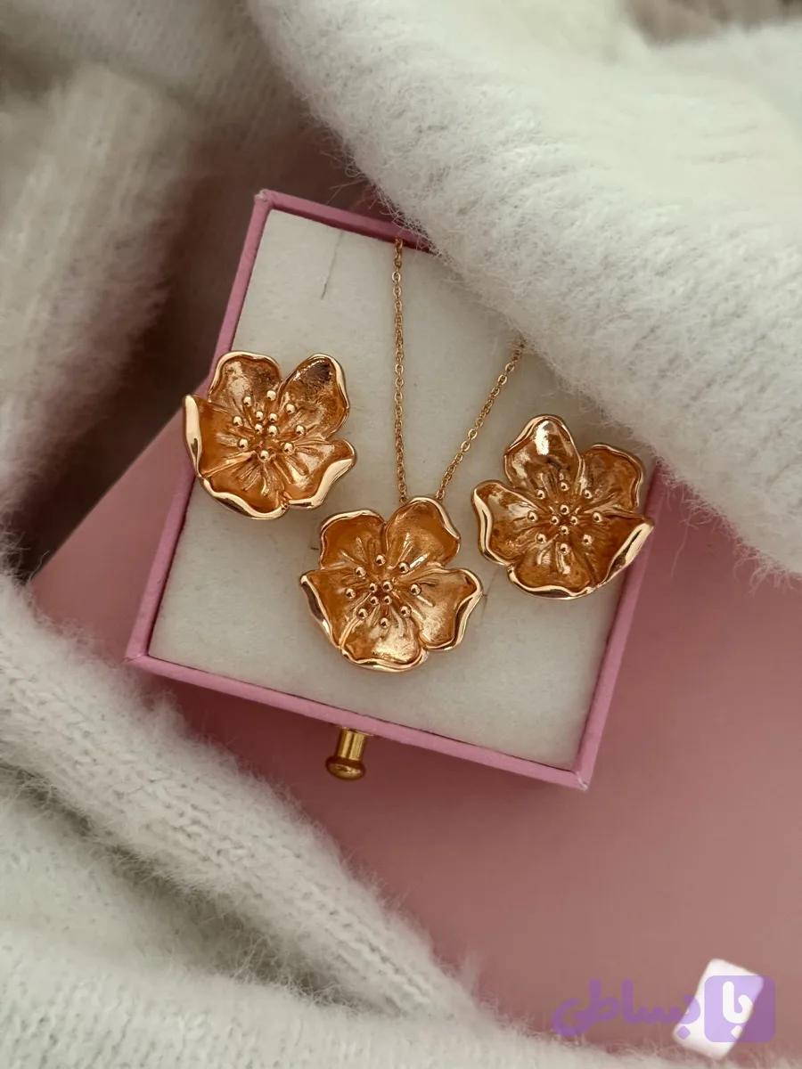 نیمست شکوفه طرح طلا😍✨
