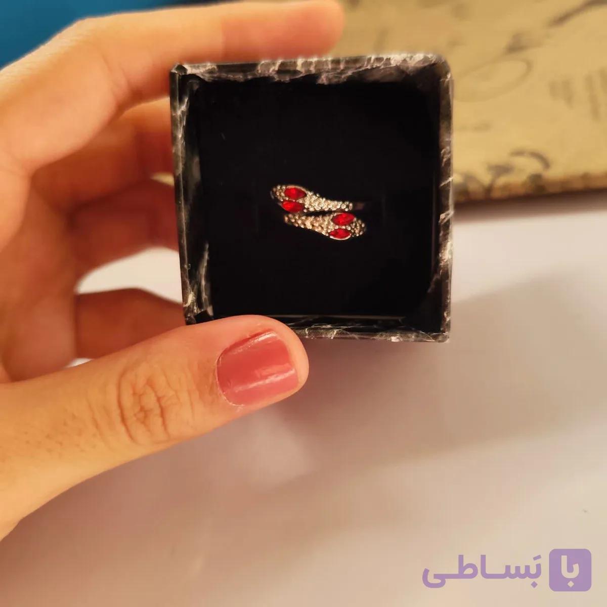 انگشتر زنانه مار سیلور نگین قرمز آبکاری رادیوم