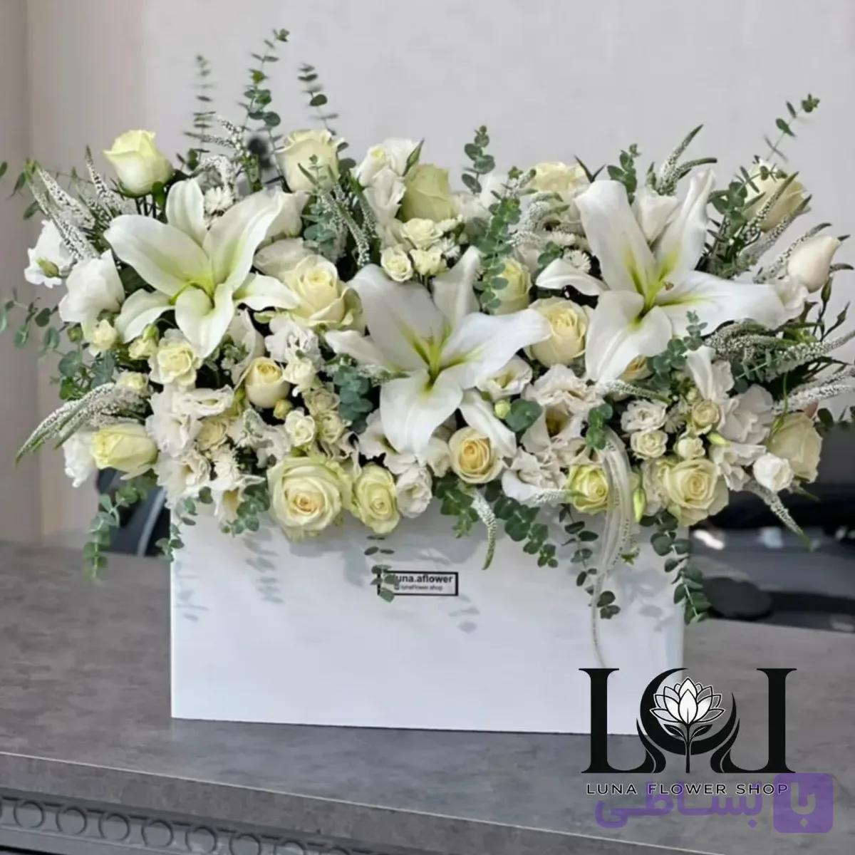 باکس گل طبیعی لیلیوم و رز BL215