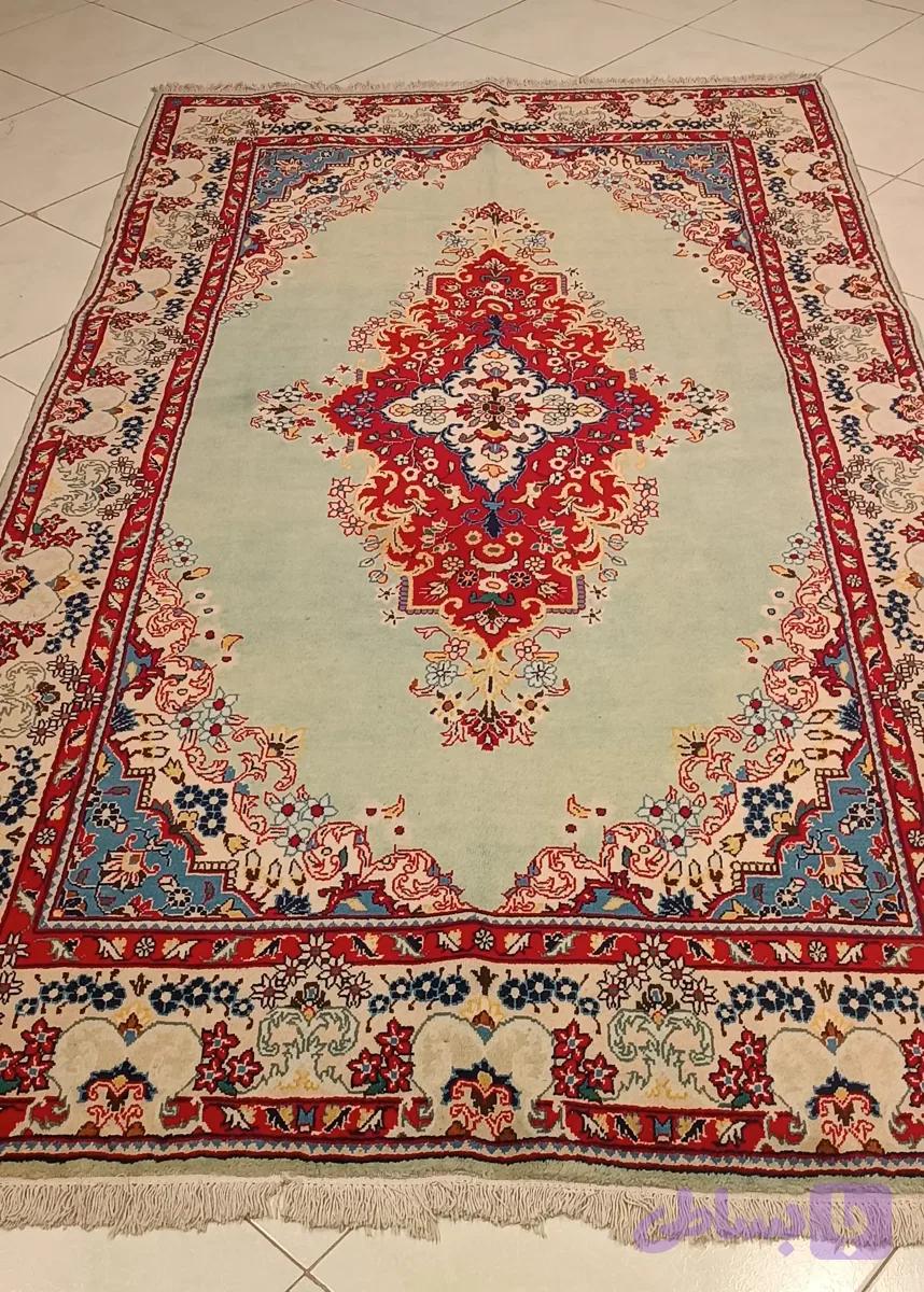 قالیچه دستباف رنگ پسته ای شرکت فرش یزد