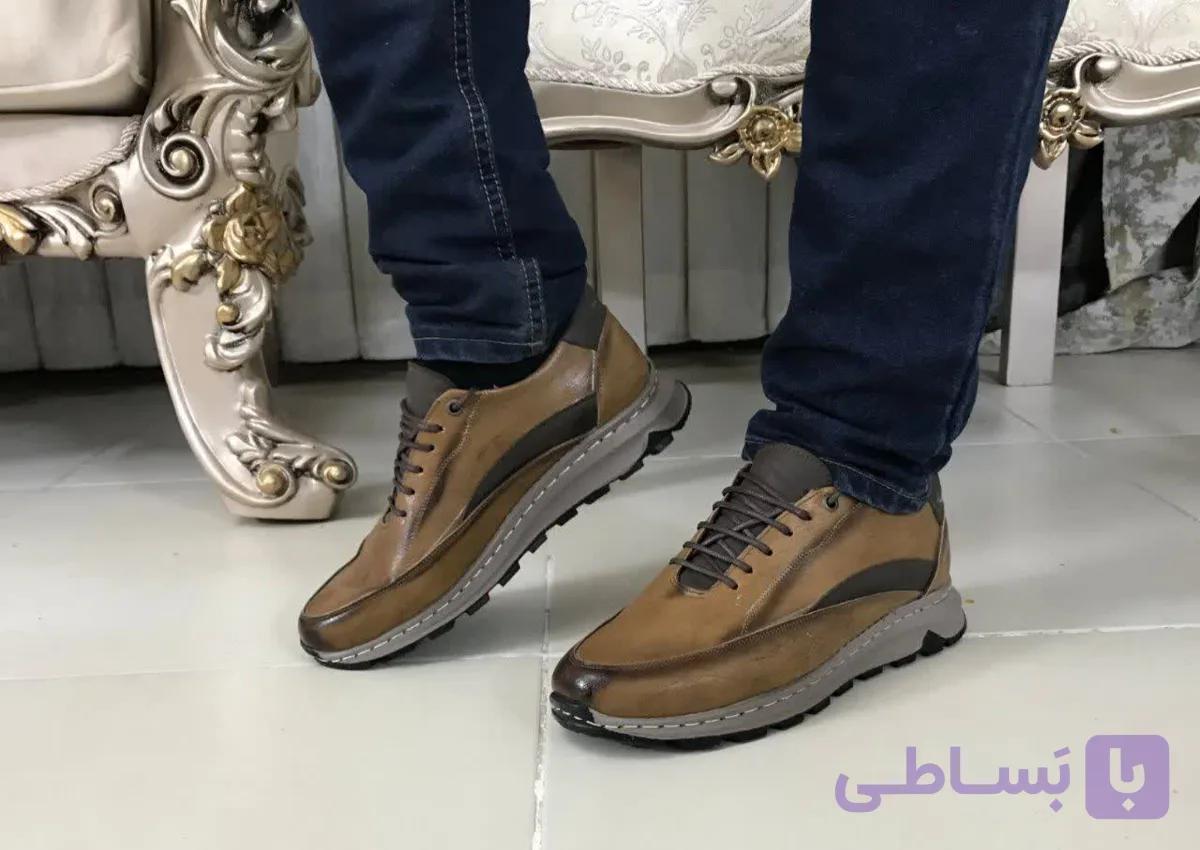 اسپرت مجلسی طبی دور دوخت قهوه ای (در سایت بالنسیاگا نیوبالانس اسکیچرز هوکا)
